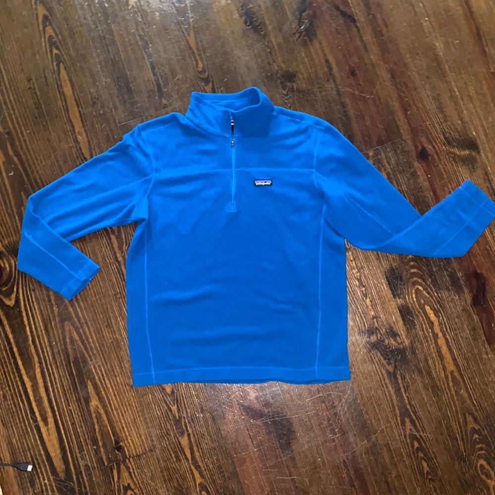 Patagonia Men’s Micro D pullover with 1/4 zipper.